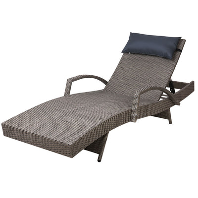 wicker outdoor sun lounge 